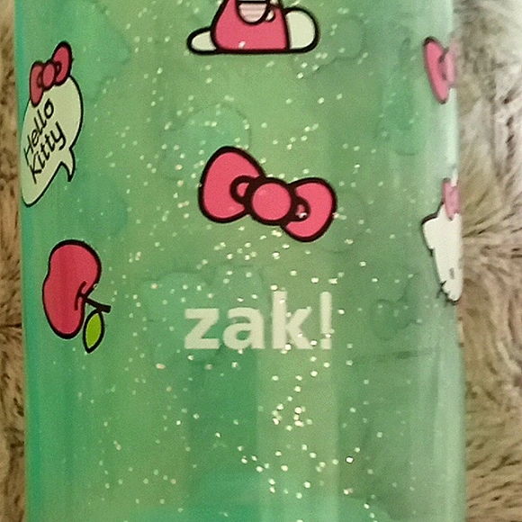 Hello Kitty 30 oz Water Bottle - Picture 5 of 6
